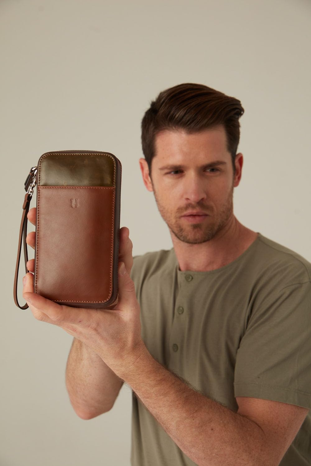 Wristlet for Men & Women, Full-Grain Leather Clutch Bag, RFID Protection, Zipper Pocket, Handcrafted, Gift Box & Pouch