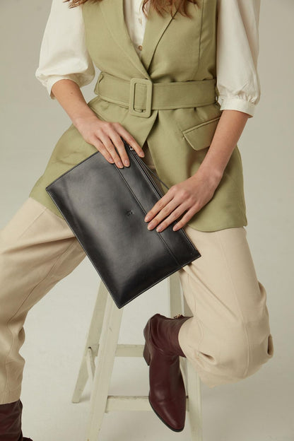 Wristlet for Women and Men, Full-Grain Leather Clutch with Zip Closure & RFID Blocking