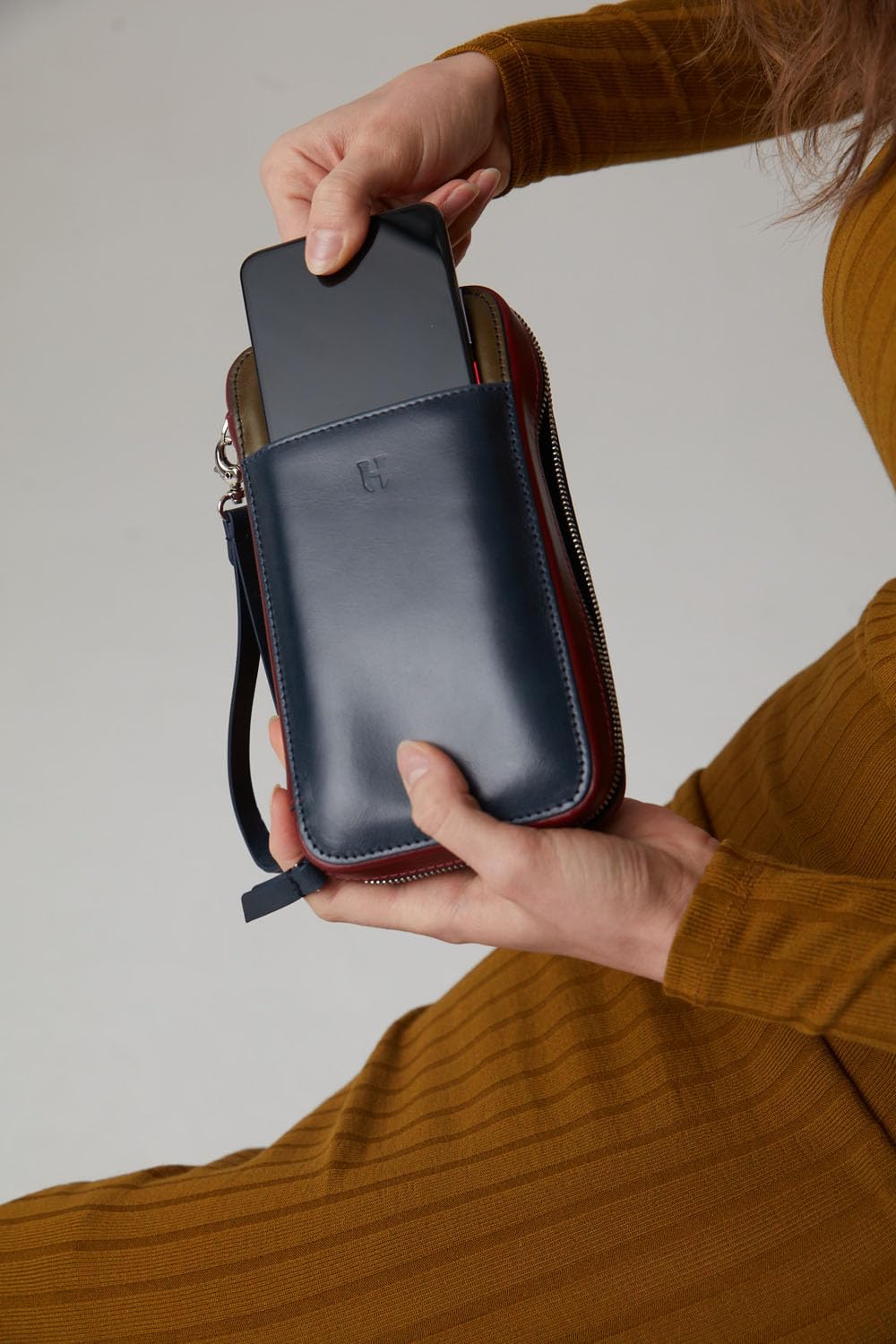 Wristlet for Men & Women, Full-Grain Leather Clutch Bag, RFID Protection, Zipper Pocket, Handcrafted, Gift Box & Pouch