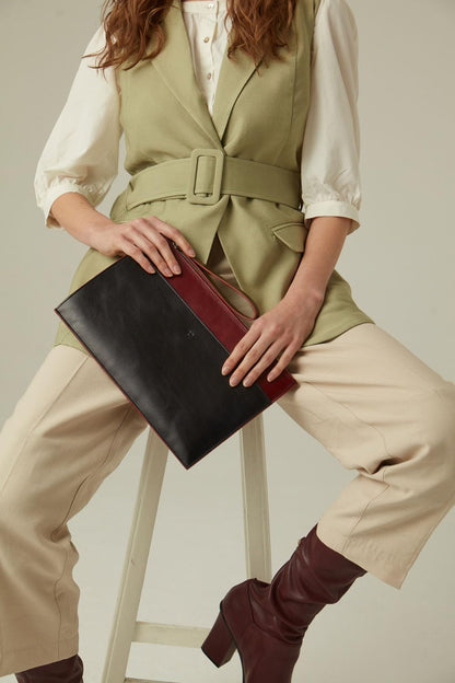 Wristlet for Women and Men, Full-Grain Leather Clutch with Zip Closure & RFID Blocking