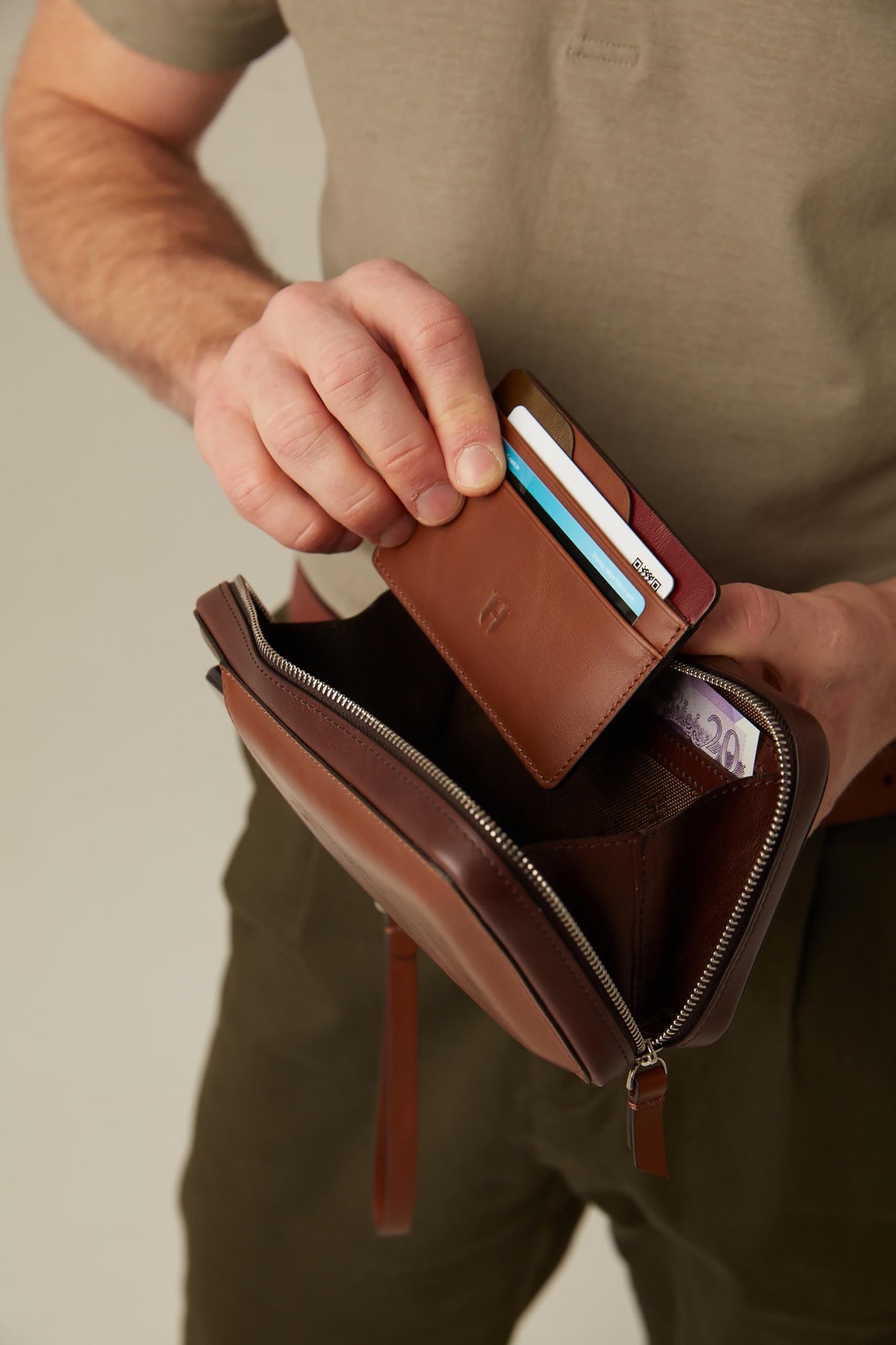 Wristlet for Men & Women, Full-Grain Leather Clutch Bag, RFID Protection, Zipper Pocket, Handcrafted, Gift Box & Pouch