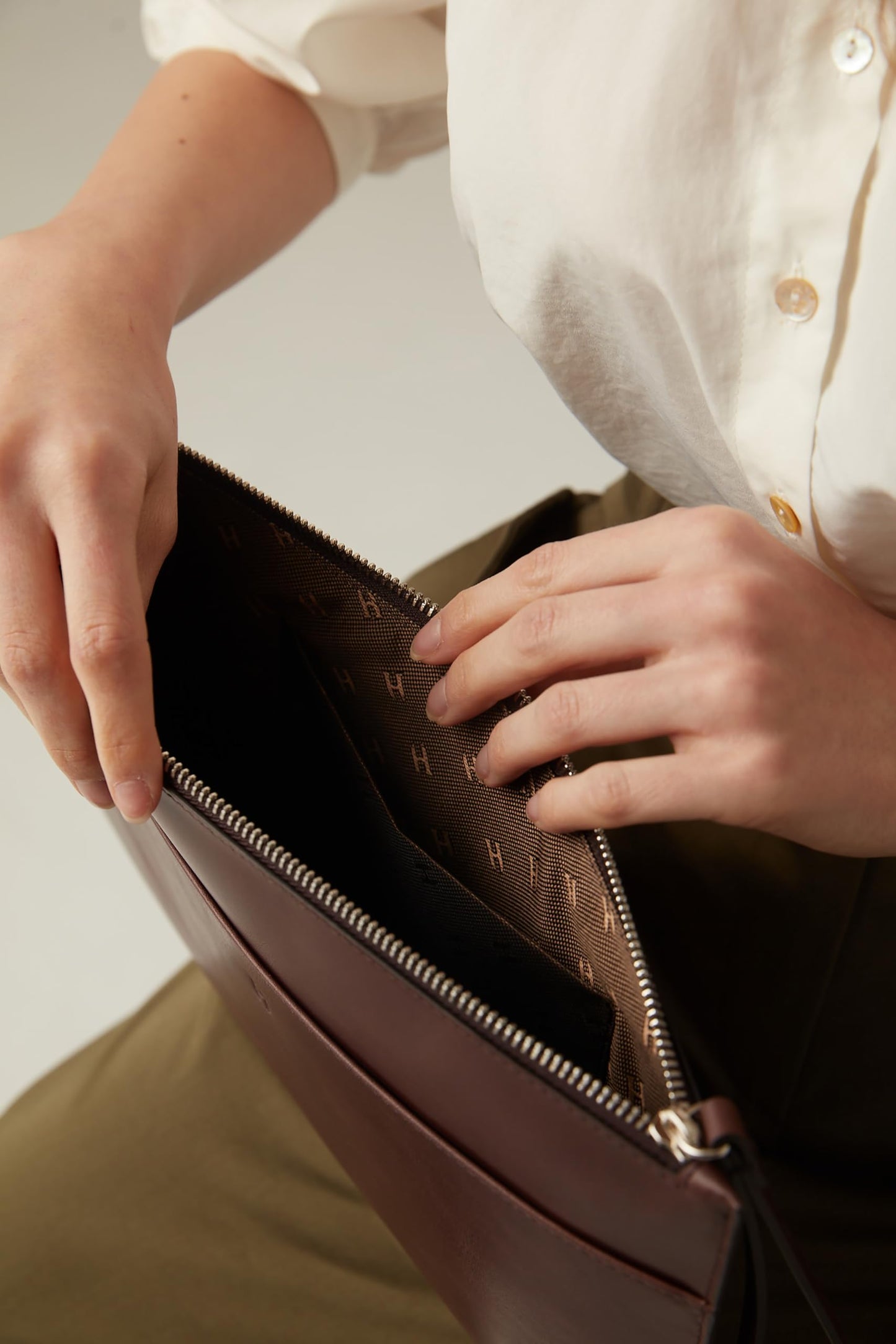 Wristlet for Women and Men, Full-Grain Leather Clutch with Zip Closure & RFID Blocking