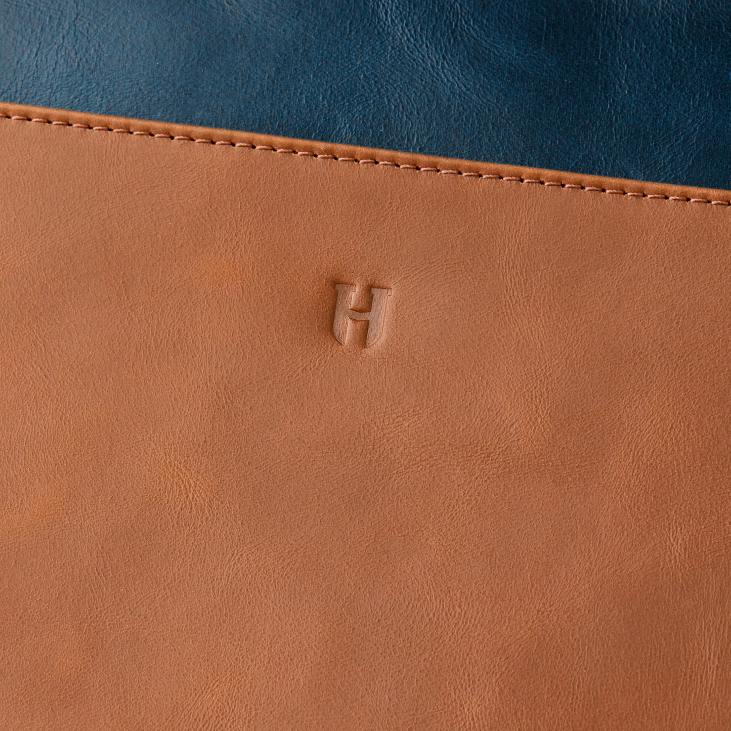 Wristlet for Women and Men, Full-Grain Leather Clutch with Zip Closure & RFID Blocking